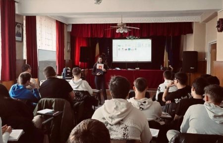 Foto. 25 de tineri au făcut primul pas pentru a face parte din echipa salvatorilor băcăuani