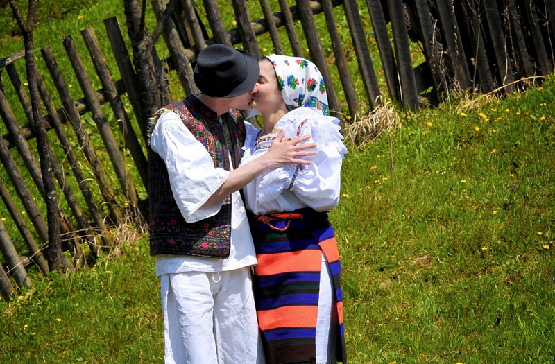 Dragobetele / Sărbătoarea iubirii la români – superstiții și obiceiuri