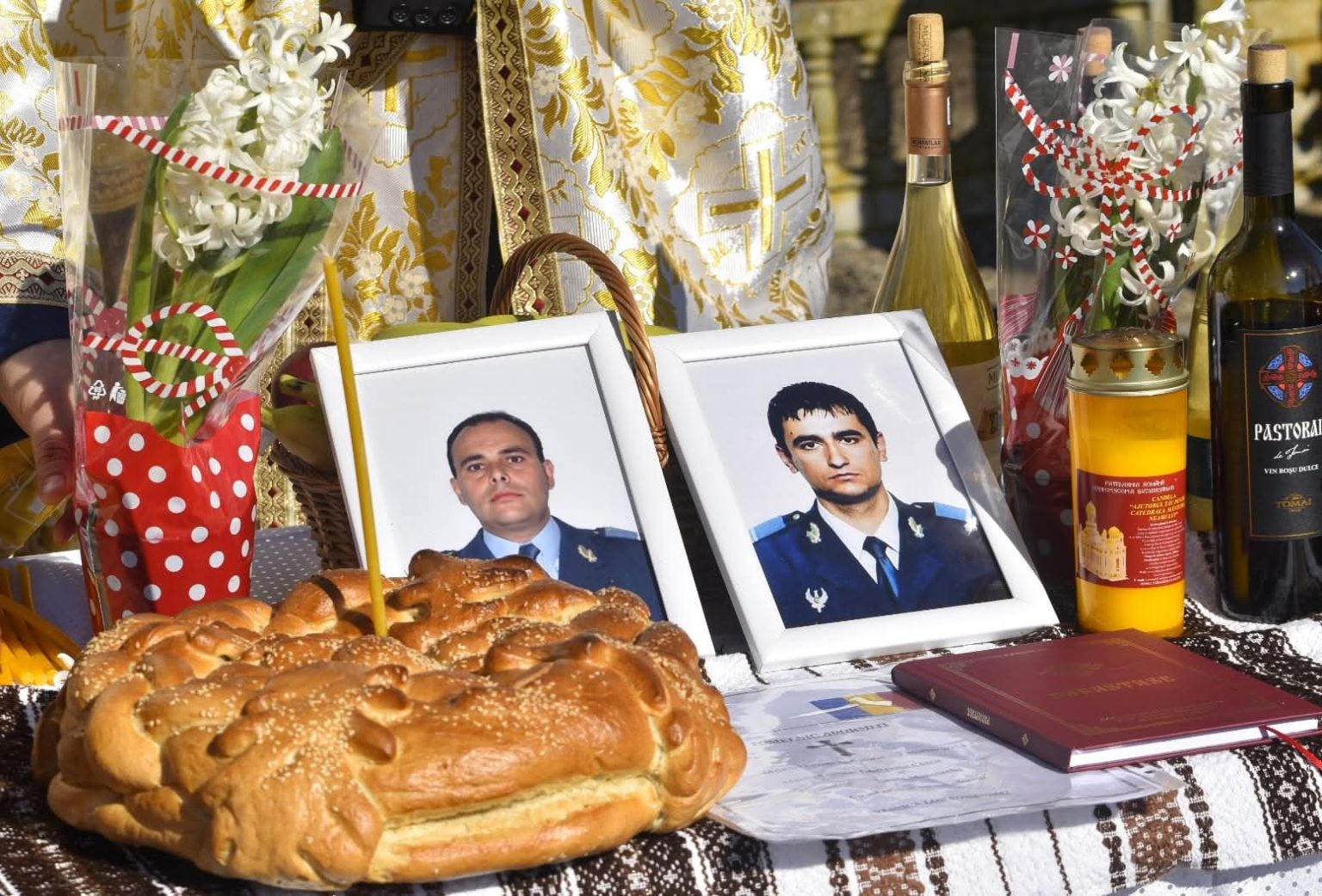 Eroii aerului, piloții militari căzuți la datorie în accidentul aviatic, comemorați la Berești-Bistrița