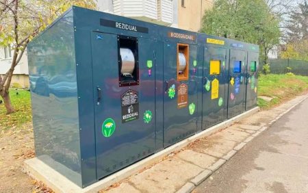 Start oficial pentru eco-insulele inteligente. Tot ce trebuie să știi pentru a nu rămâne cu gunoiul la ușă!