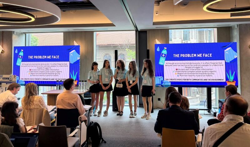 Performanță istorică: Patru echipe de la Colegiul „Ferdinand I” Bacău s-au calificat în semifinala europeană Technovation Girls