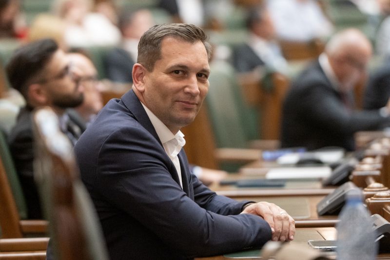 Sebastian Cernic (USR) demontează ”manualul de minciuni” al PNL Bacău: „Votați credite la județ, dar blocați școlile din oraș!”