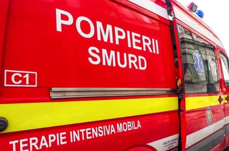 Tragedie în Dărmănești: un mal de pământ s-a surpat peste un bărbat. Elicopterul SMURD, solicitat de urgență