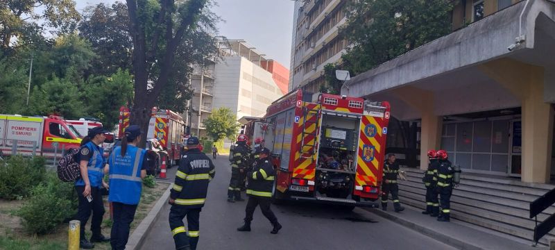 Zeci de pacienți evacuați din Spitalul Județean Bacău după ce un incendiu a izbucnit la etajul 1
