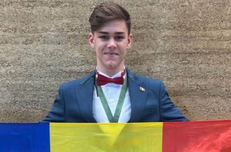 Argint mondial la Fizică cucerit în Columbia de Alexandru-Ioan Jicu, elev la Colegiul Național „Gheorghe Vrănceanu” Bacău