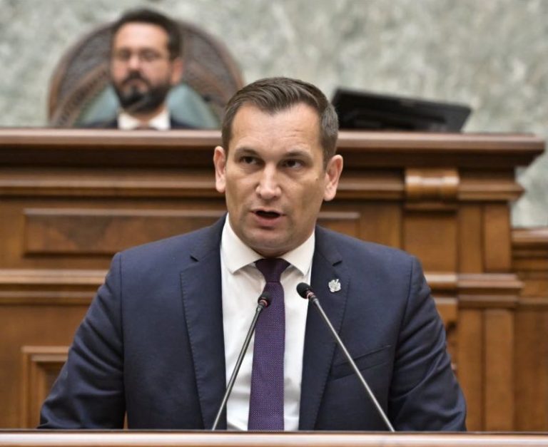 Sebastian Cernic (senator USR):”Am votat pentru menținerea cotei de 9% pentru apartamentele deja contractate”