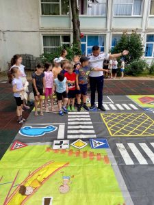 Campania „O vară în siguranță”: polițiștii intensifică acțiunile preventive în școlile de vară din județul Bacău 6 WhatsApp Image 2026 07 13 at 12.04.445