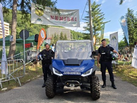Măsuri sporite de siguranță la Slănic Moldova: Jandarmii băcăuani asigură ordinea la maratonul „Legendele Nemirei”