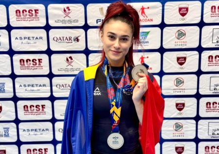 Performanță de răsunet la Doha: Cosmina Pană (CSM Bacău) este dublă vicecampioană mondială universitară la haltere