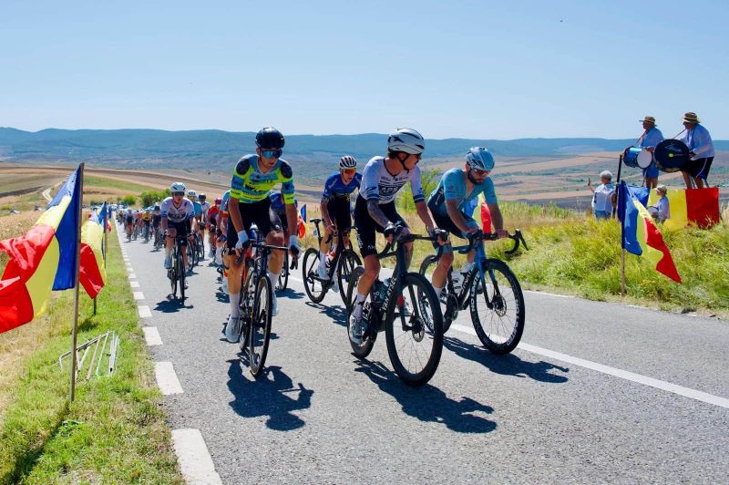 Caravana ciclistă Turul României traversează vineri județul Bacău: restricții de circulație pe DN 2G, DN 12A și DN 11 801808320 1065465442948652 1032867830299971934 n