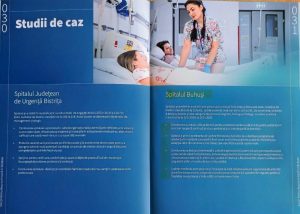 Imagine cu personal medical și pacienți în spitalul Buhuși.