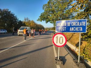 Echipaj de control rutier pe drumurile din Moldova.