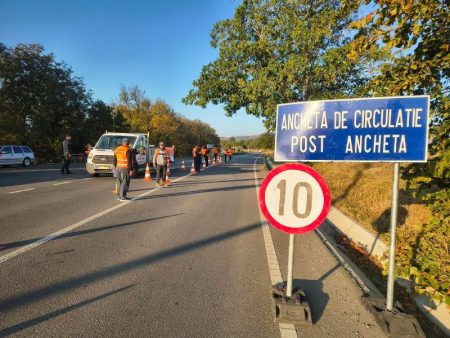 Echipaj de control rutier pe drumurile din Moldova.