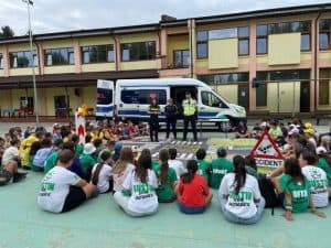 „Super-eroul sigur-Misiunea: Alegeri Bune!”: polițiștii băcăuani lansează o nouă campanie pentru siguranța elevilor în noul an școlar 1 „Super-eroul sigur-Misiunea: Alegeri Bune!”: polițiștii băcăuani lansează o nouă campanie pentru siguranța elevilor în noul an școlar