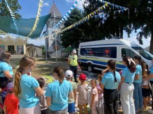 „Super-eroul sigur-Misiunea: Alegeri Bune!”: polițiștii băcăuani lansează o nouă campanie pentru siguranța elevilor în noul an școlar 3 „Super-eroul sigur-Misiunea: Alegeri Bune!”: polițiștii băcăuani lansează o nouă campanie pentru siguranța elevilor în noul an școlar