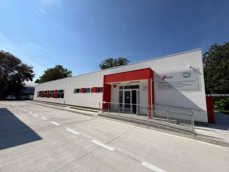 Servicii de specialitate gratuite pentru pacienți: Centrul de recuperare neuromotorie „Sfântul Pantelimon” din Bacău și-a deschis porțile