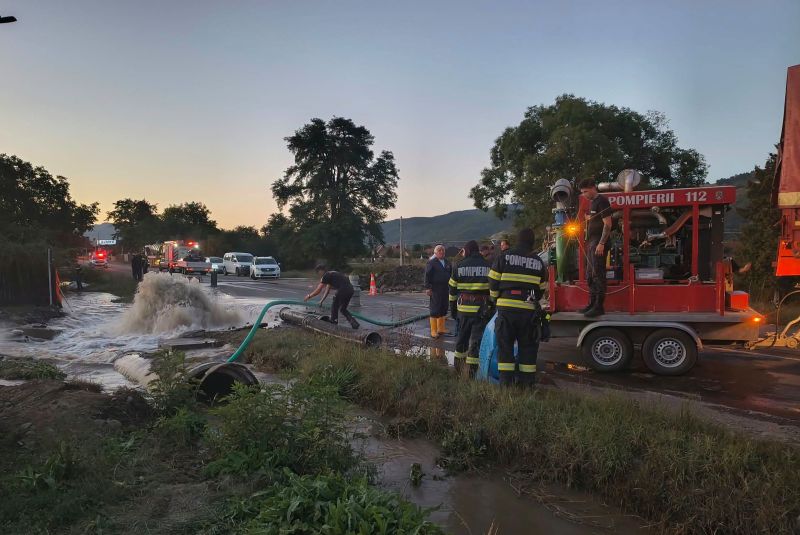 Trafic blocat pe DN 12A în Dărmănești și posibile restricții de apă în municipiul Bacău din cauza unei avarii majore