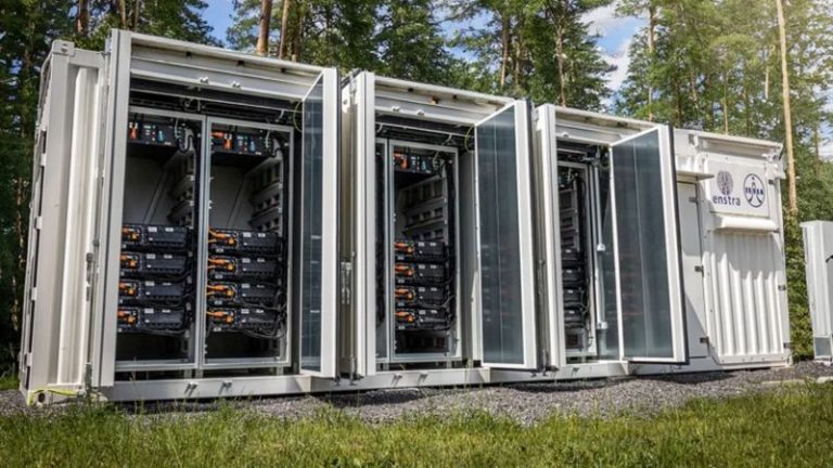 Firmele din Bacău pot cere bani europeni pentru baterii de stocare a energiei: finanțări de până la 15 milioane de euro