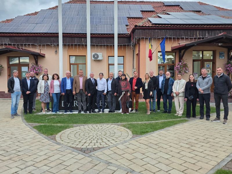Grup de participanți la seminarul național ALZIAR în Dărmănești.