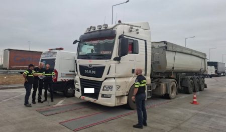 Controale ISCTR pe șoselele din țară: sunt vizate camioanele supraîncărcate și tahografele șoferilor