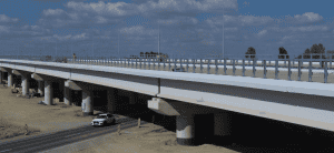 Pasaj rutier peste calea ferată în Bacău, autostrada A7.