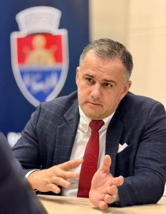 Primarul Viziteu în discuție despre criza apei în Bacău.