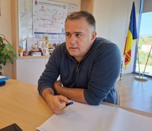 Centenar cu scandal la Colegiul „Vasile Alecsandri”: Primarul Viziteu a retras proiectul de finanțare în urma unor suspiciuni de colectare ilegală de bani 2 WhatsApp Image 2026 10 01 1at 110.21.06
