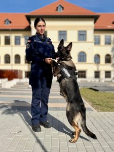 „Să fim buni cu cei care nu își pot cere drepturile”- Lecția de umanitate transmisă de IPJ Bacău de Ziua Animalelor 1 WhatsApp Image 2026 10 04 at 10.51.38