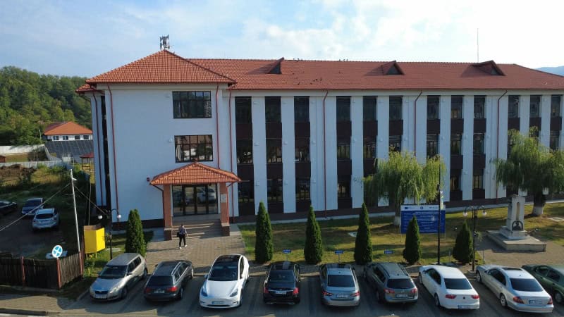 Dărmănești, orașul fără datorii: 78% din buget merge la investiții — interviu cu primarul Constantin Toma 9 Dărmănești, orașul fără datorii: 78% din buget merge la investiții — interviu cu primarul Constantin Toma