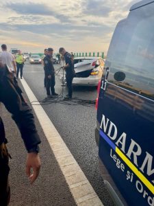 Jandarmi băcăuani în misiune, intervenție promptă la un accident rutier pe Autostrada A7