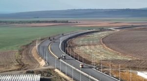 Mobilizare UMB pe Autostrada Moldovei: 49 de kilometri între Bacău-Nord și Mircești se deschid circulației până la finele anului (Video) 2 Mobilizare UMB pe Autostrada Moldovei: 49 de kilometri între Bacău-Nord și Mircești se deschid circulației până la finele anului (Video)
