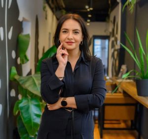 Prefectul de Bacău, Andreea Negru, așteaptă hotărârea de guvern