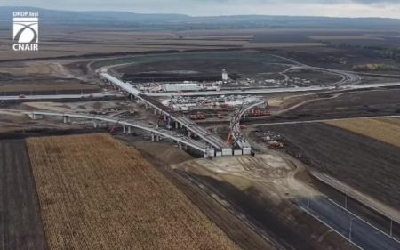 Lucrări de infrastructură rutieră în curs pe lotul Săucești-Trifești din A7.