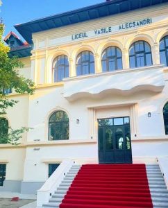 Centenar cu scandal la Colegiul „Vasile Alecsandri”: Primarul Viziteu a retras proiectul de finanțare în urma unor suspiciuni de colectare ilegală de bani 1 alecsandri