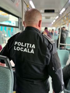 Echipaje ale Poliției Locale Bacău vor fi prezente în mijloacele de transport public