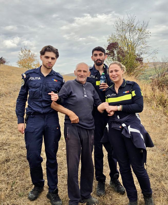 Noapte de căutări în Bacău: un octogenar dispărut de acasă a fost găsit într-o pădure
