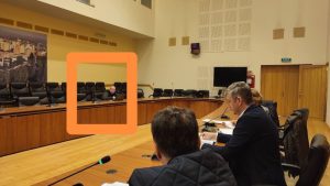 Sute de comentarii online, un singur cetățean prezent la dezbaterea privind utilizarea trotinetelor electrice în Bacău