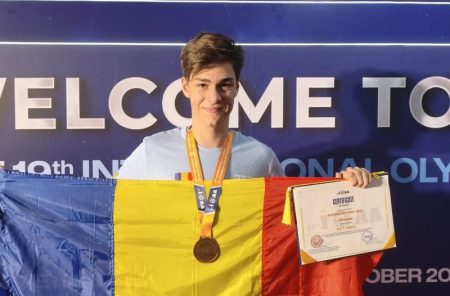Felicitări! Alexandru-Ioan Jicu aduce Aurul la Bacău. România cucerește 5 medalii la Olimpiada Internațională de Astronomie și Astrofizică din Vietnam! jicu1