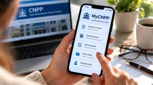 Important pentru viitorii pensionari: Casa de Pensii lansează aplicația mobilă care îți arată ce pensie vei avea și ce vechime ai acumulat 1 Aplicație mobilă CNPP MyCNPP afișată pe telefon, în context de informare pentru pensii.
