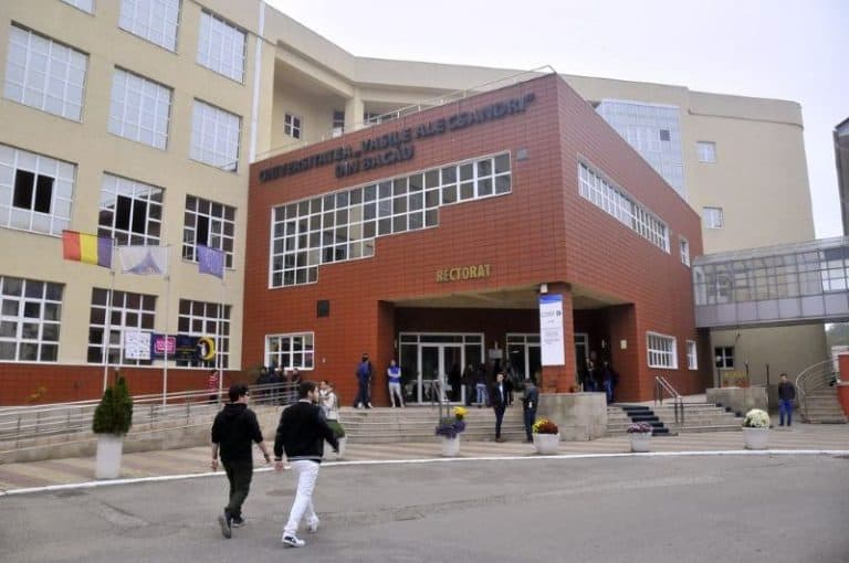 Cum să fii „student pentru 3 zile” la Universitatea „Vasile Alecsandri” din Bacău: o provocare pentru elevii claselor a XI-a și a XII-a